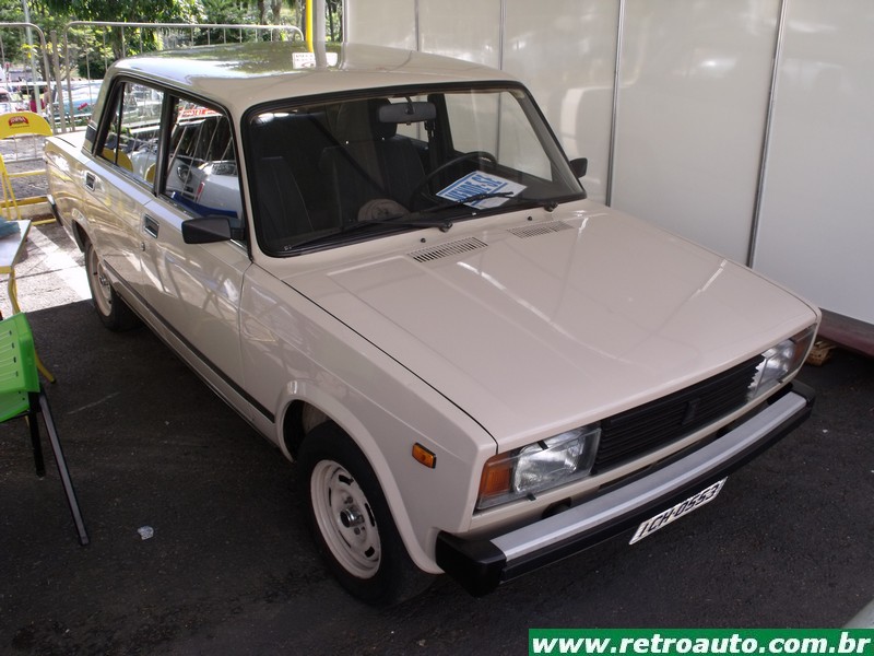 Lada Laika: O primeiro carro russo a chegar em terras brasileiras na década de 90.
