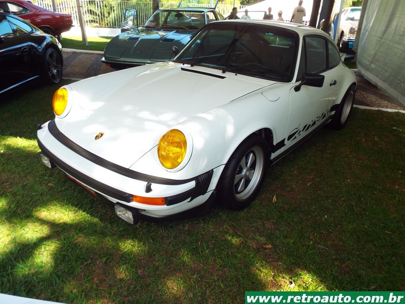 r conserta Porsche 911 destruído em trabalho de 100 horas