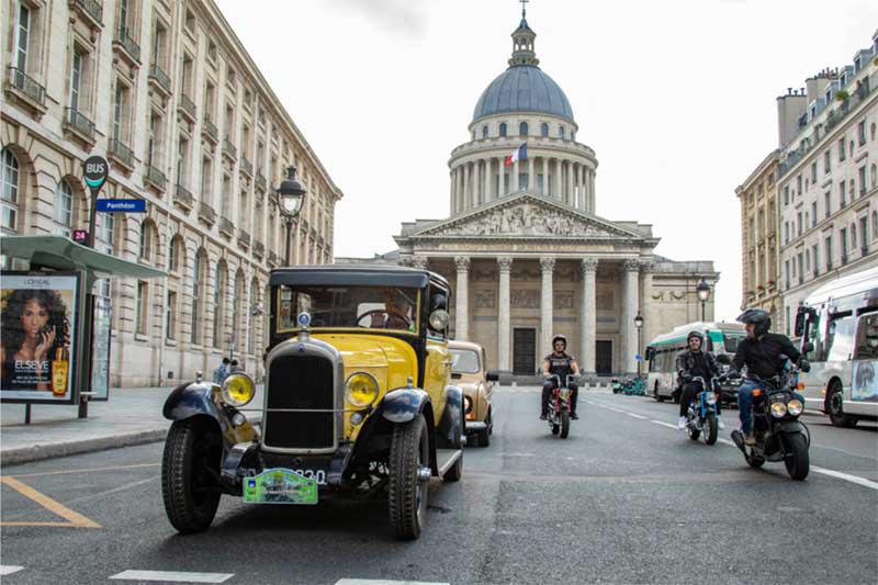 A 16ª Travessia de Paris em veículos antigos superou as expectativas do público! (Veículos Históricos)
