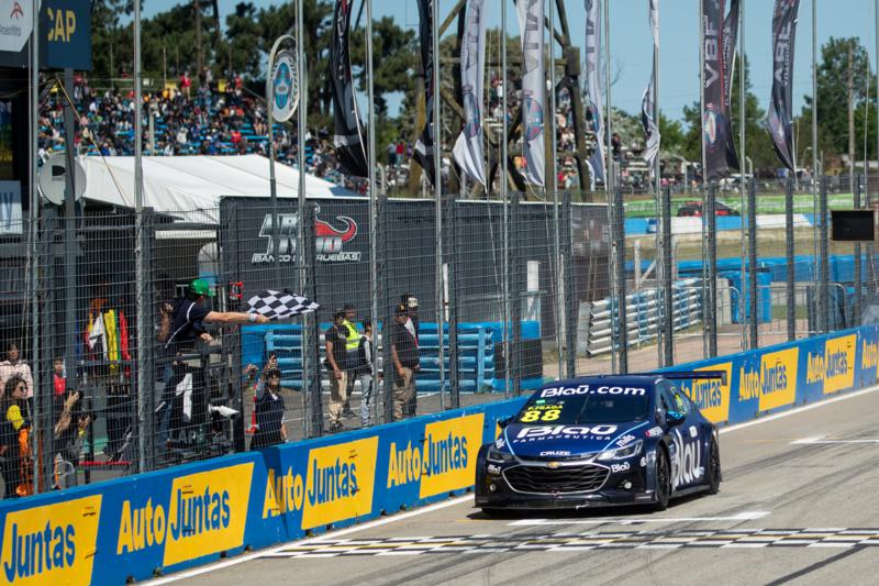 Stock Car Brasil: Felipe Fraga coroa grande fim de semana com vitória no Uruguai