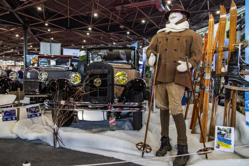 Clube Vincennes en Anciennes no Salão Epoqu’Auto em Lyon, França, 2024