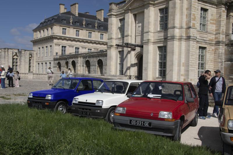 Clube Vincennes en Anciennes – Maio 2025 Especial Renault 5 e Vespa – Paris, França