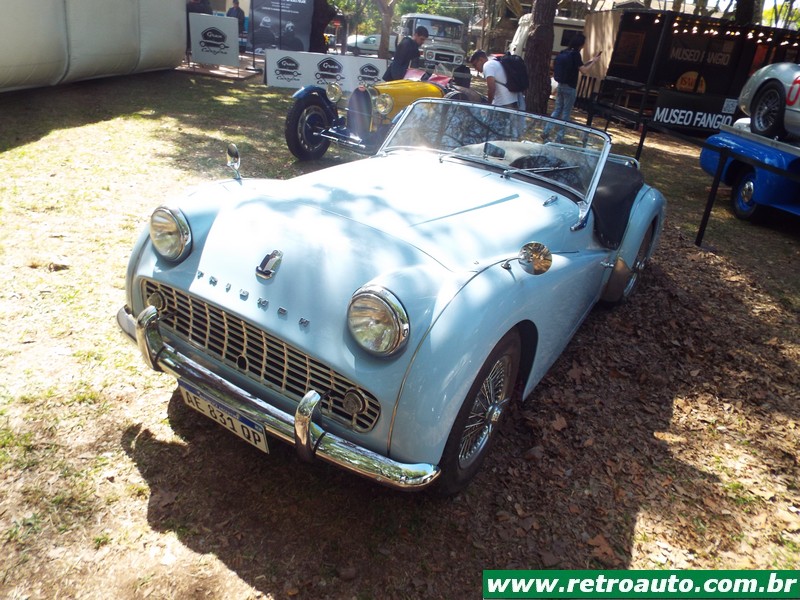 Triumph TR3 – A Competência em Roadsters. Lançado em 1955: Há 70 anos