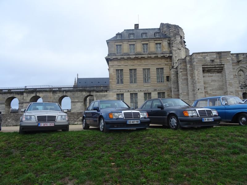 Club Vincennes en Anciennes – Novembro 2025. Mercedes-Benz W124, Paris, França