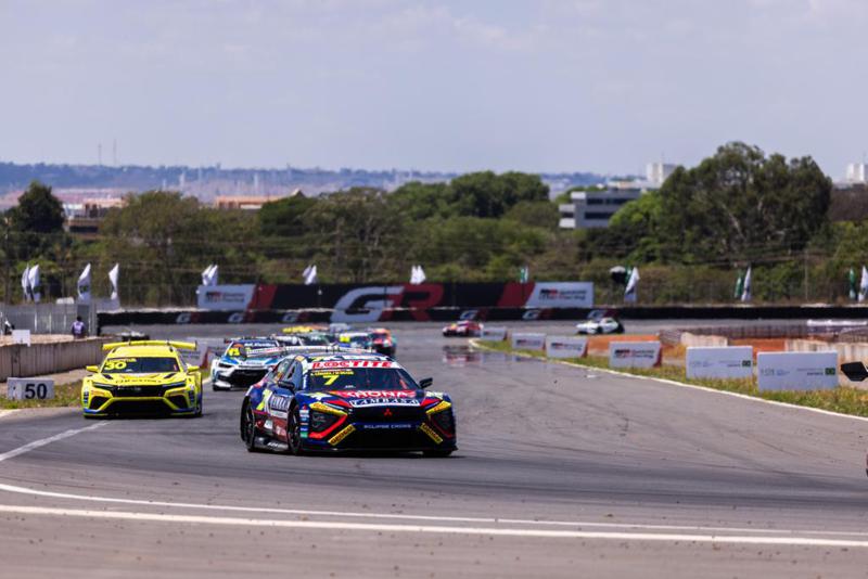 Stock Pro Series Brasilia : Sergio Sette Câmara e Lucas Di Grassi vencem corrida de endurance da Bradesco Stock Car em Brasília