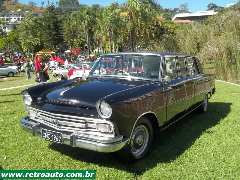 Itamaraty Executivo: A primeira Limusine nacional foi apresentada em 1966 no V Salão do Automóvel em São Paulo